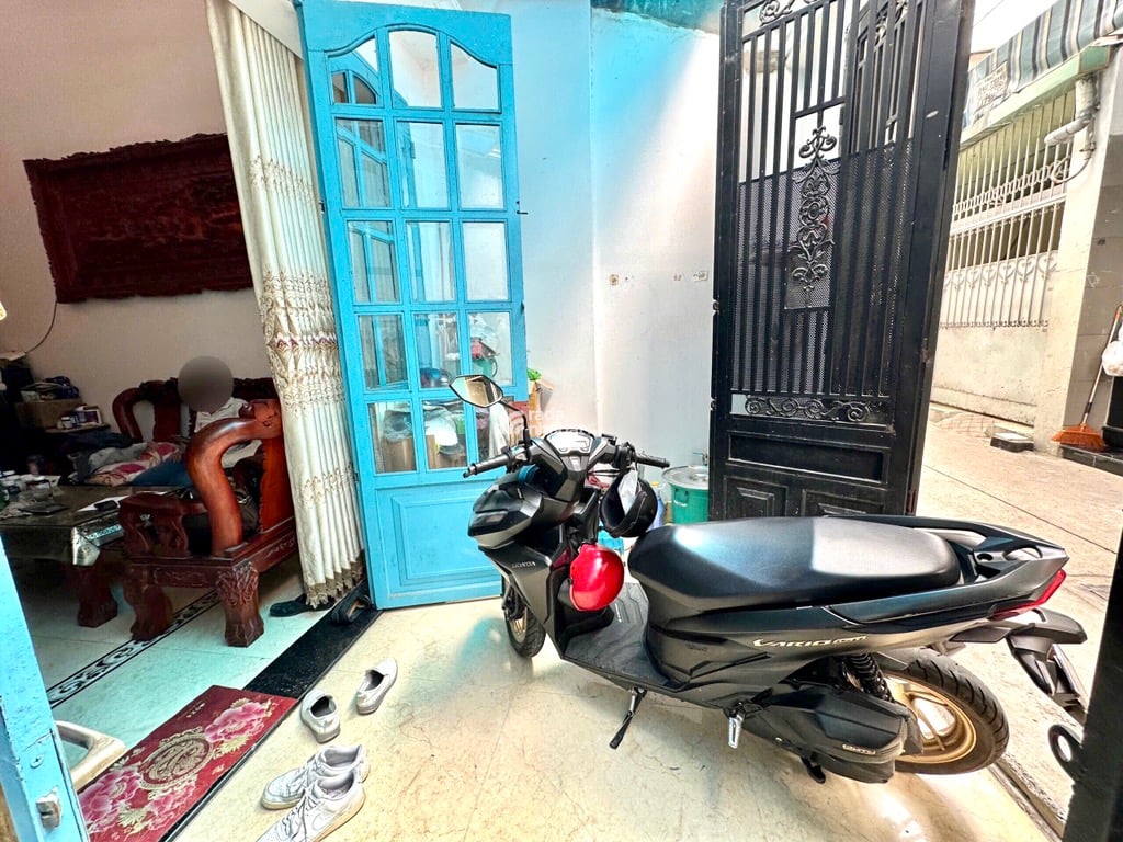 BÁN NHÀ CHỦ XÂY Ở TÂM HUYẾT - SÁT MẶT TIỀN PHẠM VĂN BẠCH TÂN BÌNH - 4.2X15M, GIÁ 5.1 TỶ   