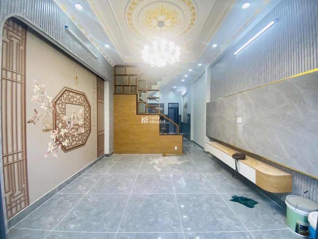 Bán Nhà Long Trường Quận 9 - 3 Tầng Ở Ngay - Đường 6m - Giá Nhỉnh 5 Tỷ