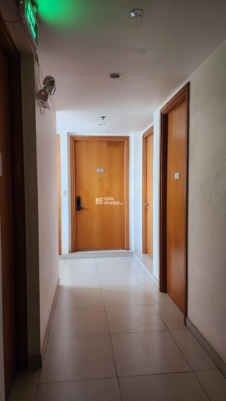 Giá cạnh tranh - chính chủ cần bán gấp 2 phòng ngủ lỗ 550tr The Emerald Golf View