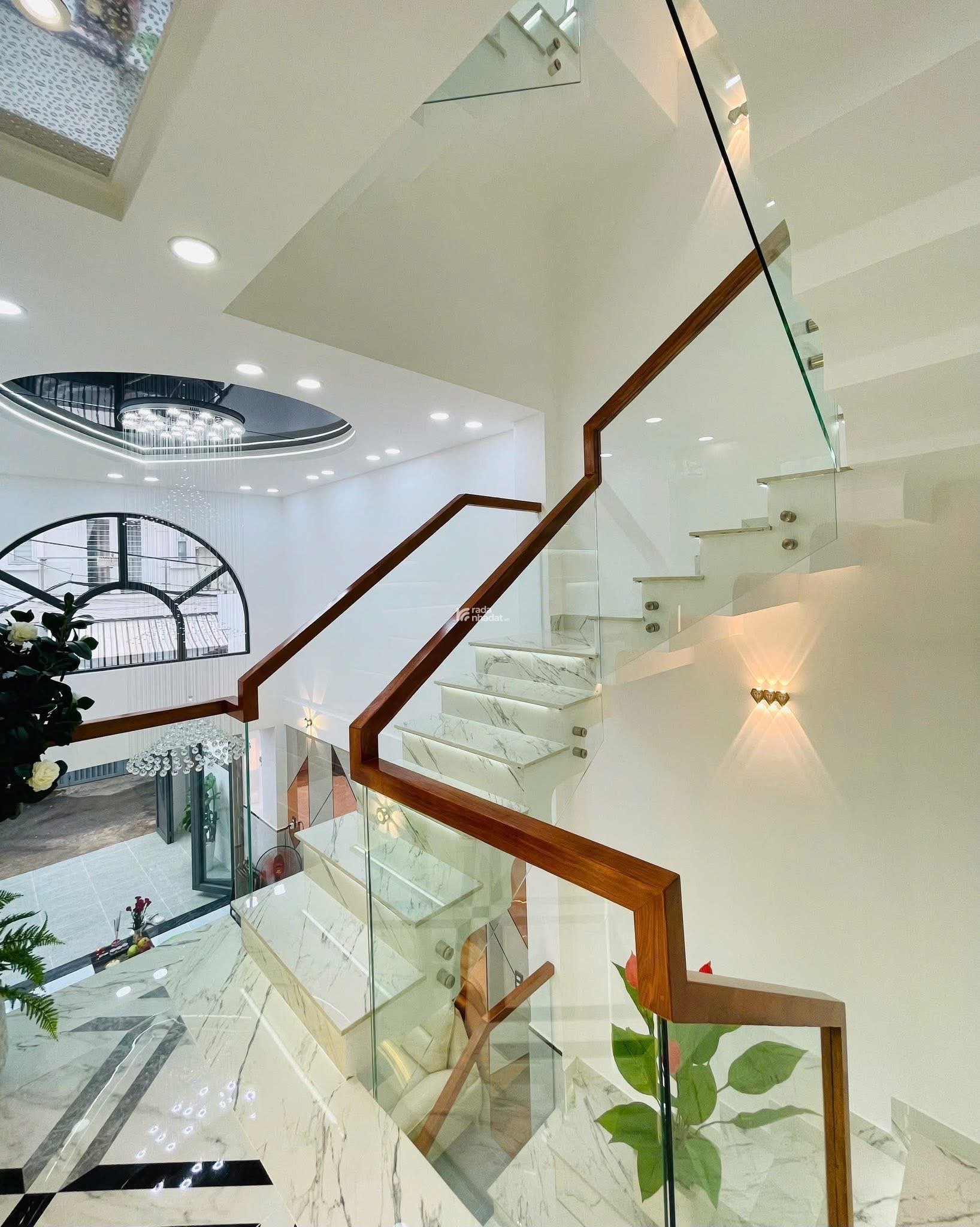 SIÊU PHẨM NHÀ ĐẸP TRUNG TÂM GÒ VẤP – FULL NỘI THẤT CAO CẤP – HẺM Ô TÔ 4M - CHỈ 7.65 TỶ TL