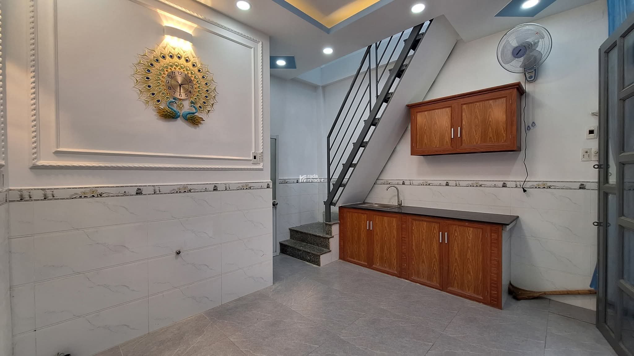 NHÀ 3 TẦNG NGUYỄN THỊ TẦN QUẬN 8 2PN CÁCH MẶT TIỀN HƠN 50M - TRƯỚC NHÀ HẺM 3M GIÁ: 2 TỶ NHỈNH 