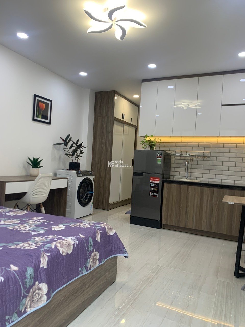 CĂN HỘ FULL NỘI THẤT BAN CÔNG LỚN GẦN CHỢ BẾN THÀNH