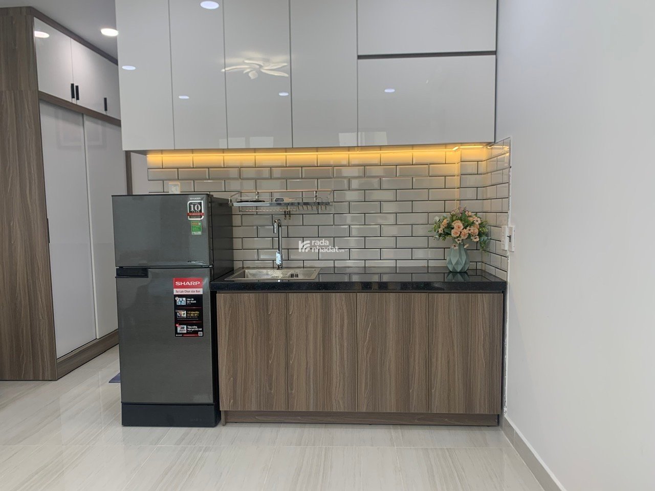CĂN HỘ FULL NỘI THẤT BAN CÔNG LỚN GẦN CHỢ BẾN THÀNH