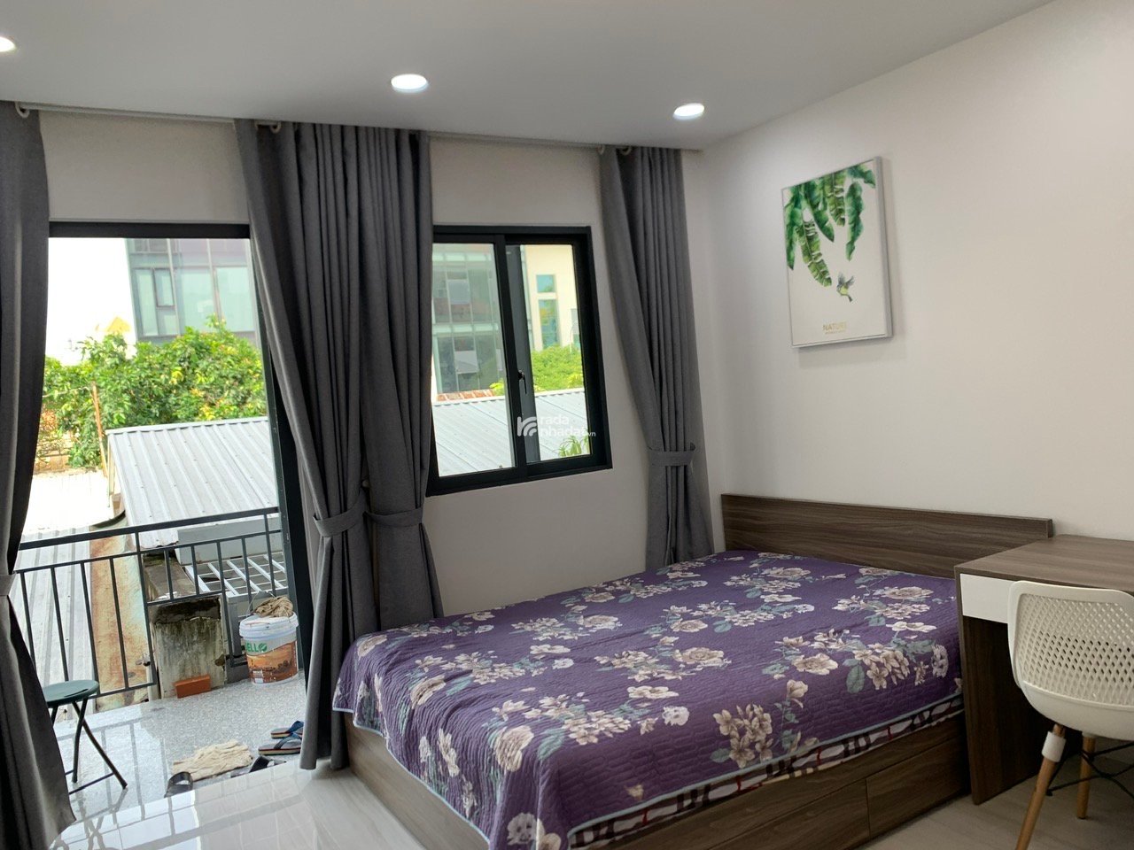 CĂN HỘ FULL NỘI THẤT BAN CÔNG LỚN GẦN CHỢ BẾN THÀNH