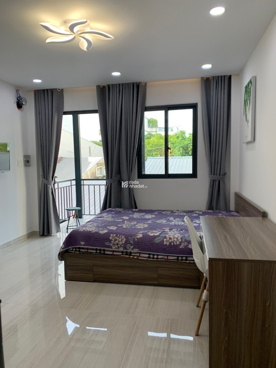 CĂN HỘ FULL NỘI THẤT BAN CÔNG LỚN GẦN CHỢ BẾN THÀNH