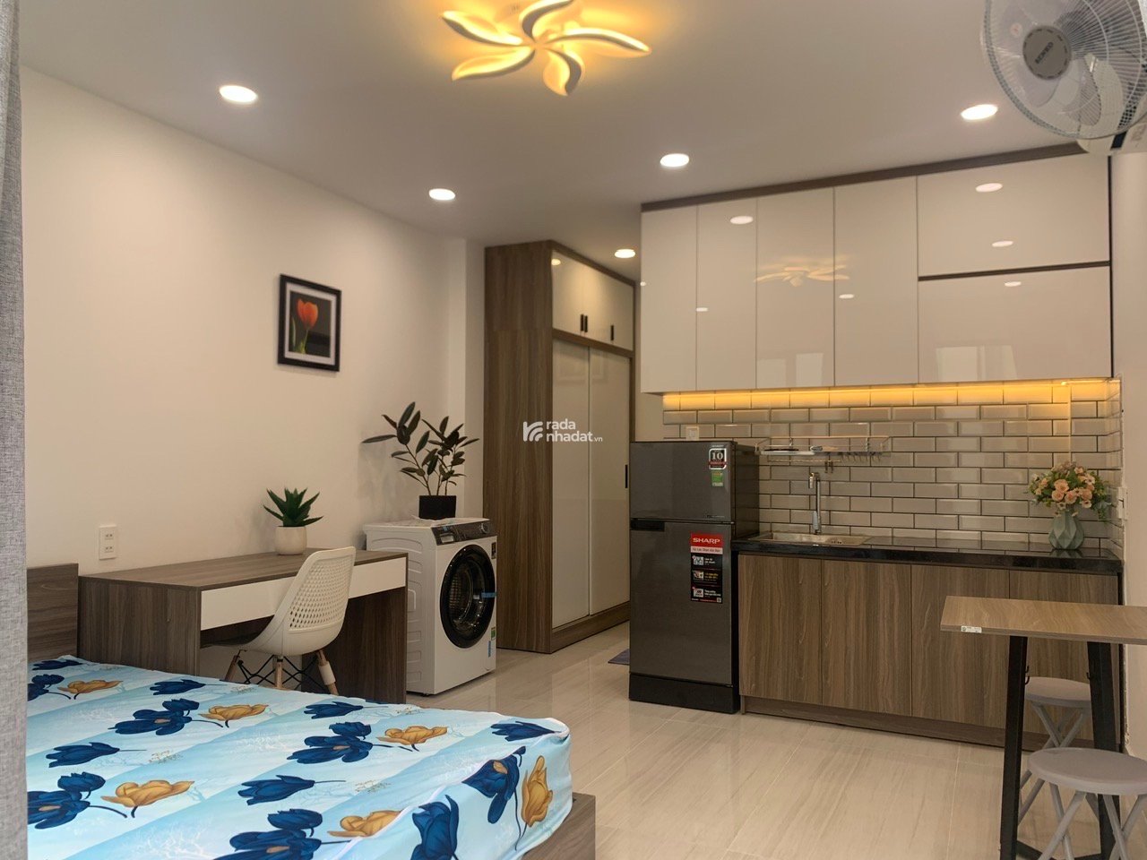 CĂN HỘ FULL NỘI THẤT BAN CÔNG LỚN GẦN CHỢ BẾN THÀNH