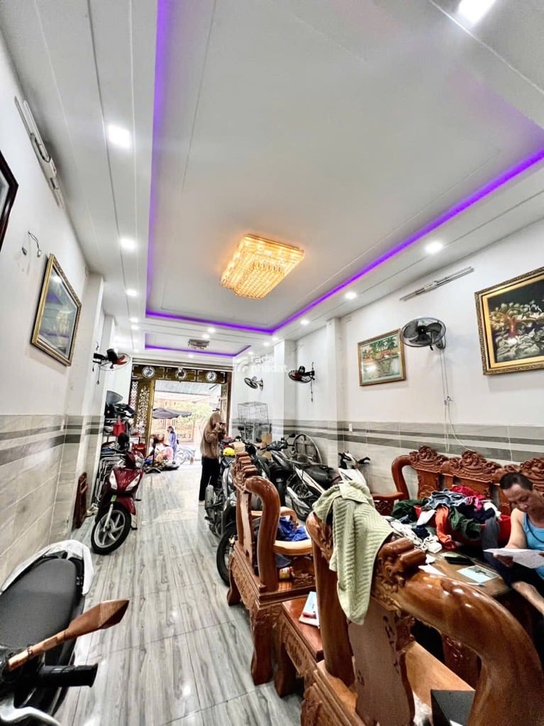  Mặt tiền kinh doanh đỉnh 5 tầng sát công viên Cầu Trắng 