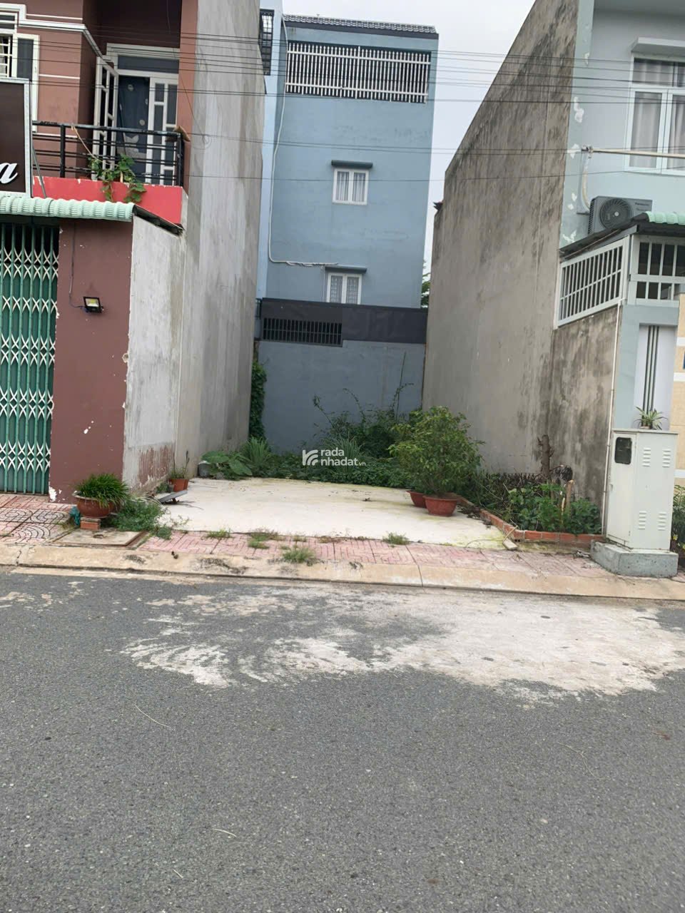 Chủ ngộp cần ra nhanh lô đất ngay Bình Tân, sổ hồng riêng, dân cư đông