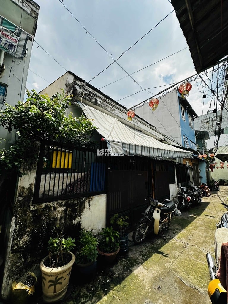 SÁT MT LÊ TRỌNG TẤN, TÂN PHÚ, CHUẨN 11M NGANG HIẾM CÓ. GIẢM 550TR CHỈ 6.6T TL TỐT