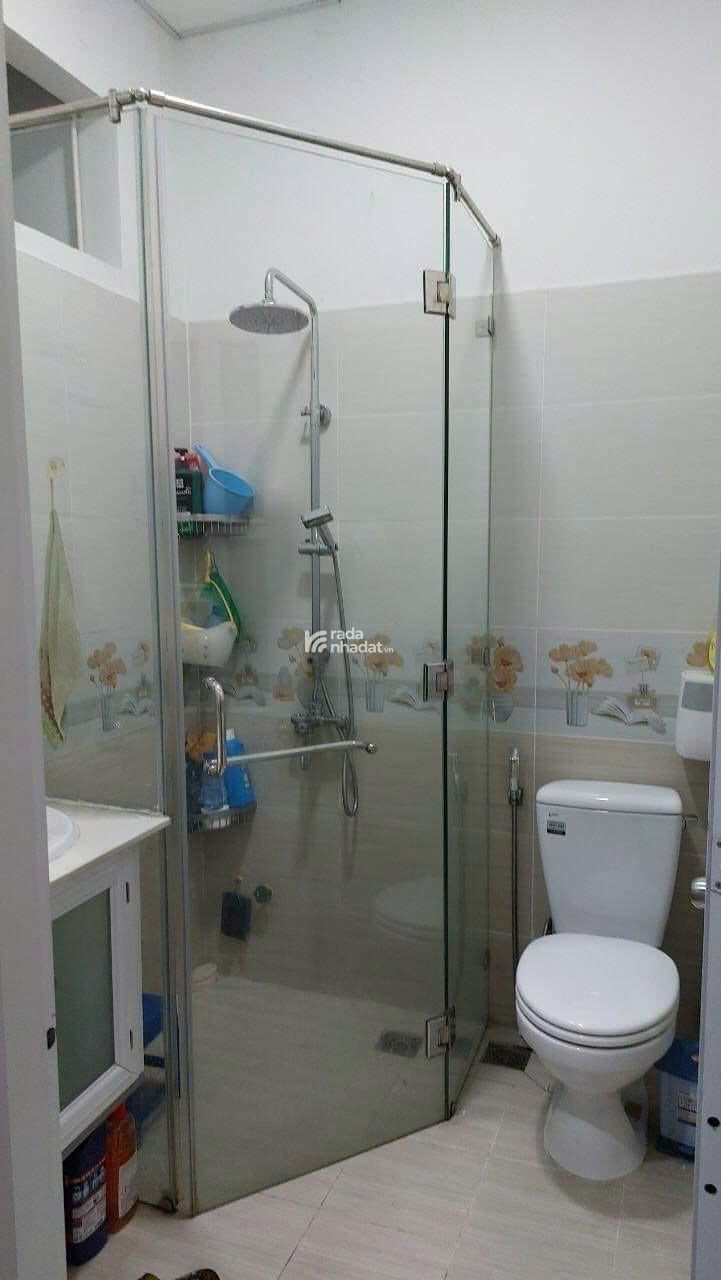 NHÀ 3 LẦU HẺM XE HOI NGAY CHỢ HIỆP BÌNH,4PN,3WC GIÁ 15TR DỦ NỘI THẤT