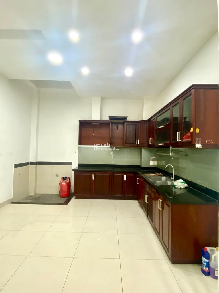 KHU SÂN BAY, NGUYỄN TRỌNG TUYỂN, TÂN BÌNH, 175M2 CÓ KC Ở NGAY. GIẢM 550TR CHỈ CÒN 65T TL 