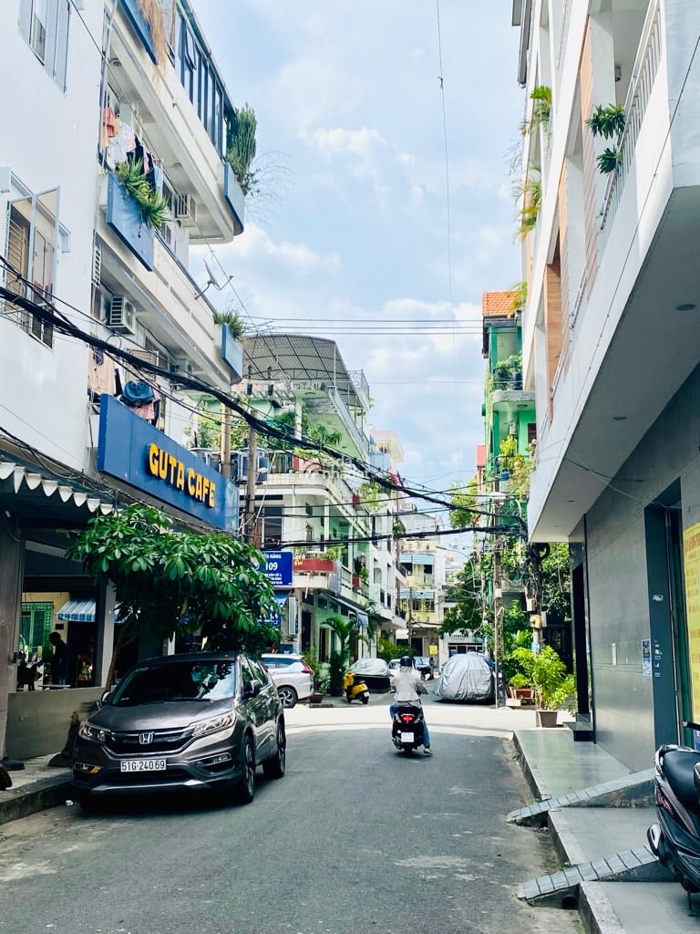 KHU SÂN BAY, NGUYỄN TRỌNG TUYỂN, TÂN BÌNH, 175M2 CÓ KC Ở NGAY. GIẢM 550TR CHỈ CÒN 65T TL 