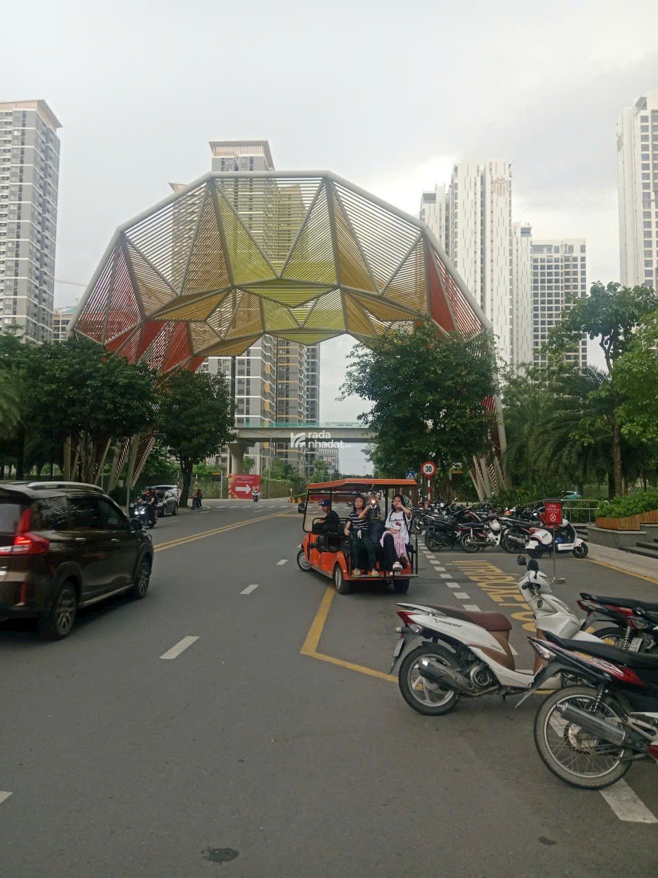 Nếu bạn đang tìm kiếm một căn hộ cao tầng ở phường Long Thành và VinHom thì hãy liê