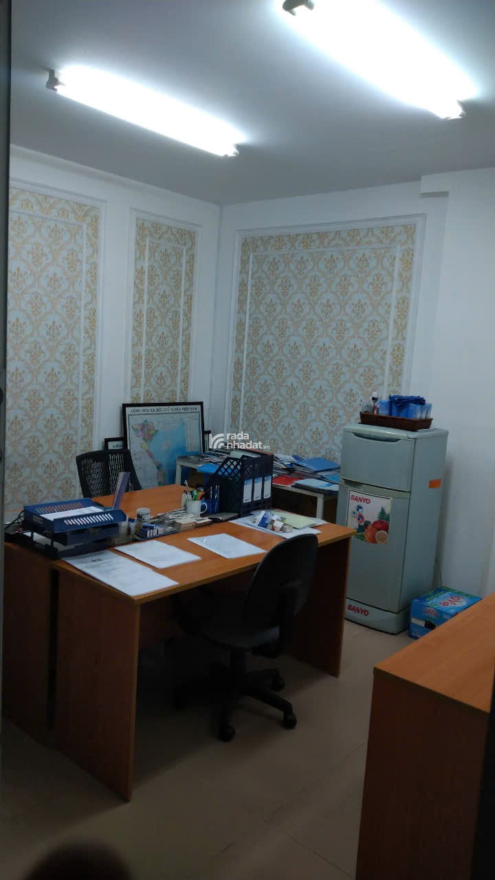 Cho thuê văn phòng đường Hoàng Sa, phường Sài Gòn, 20m2, giá 8tr/th rẻ nhất khu vực