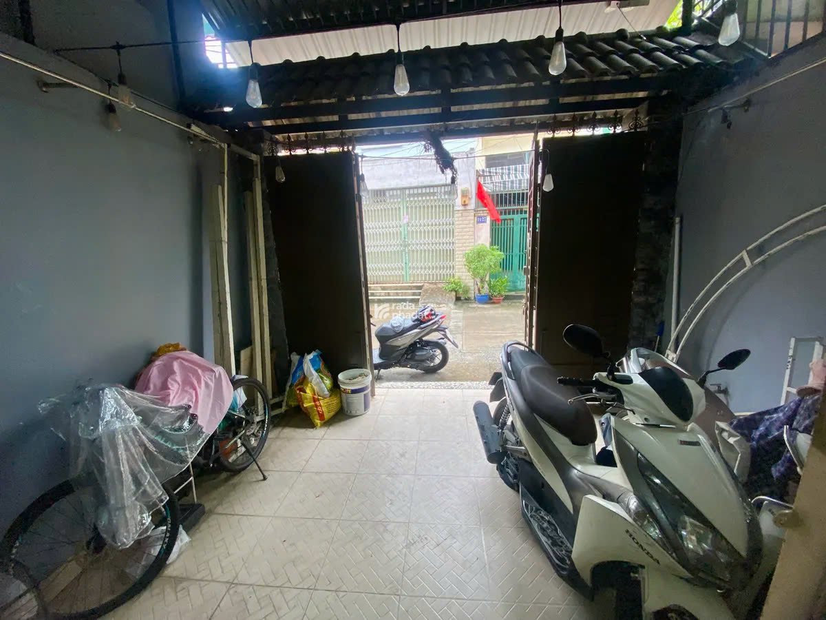 Nhà 3 tầng hẻm 6m Nguyễn Súy, 80m2, xe hơi vào nhà, chỉ 8.6 tỷ, mới đẹp