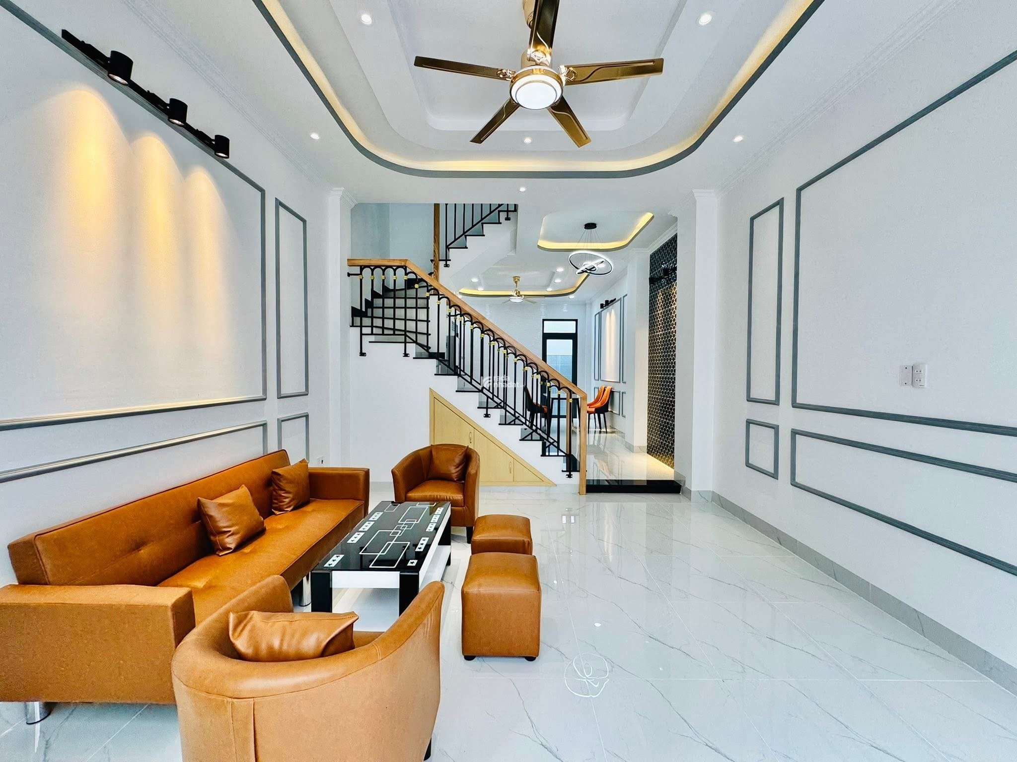 Bán gấp căn nhà siêu vip Phan Văn Trị, Bình Thạnh 58,2m2, Giá 4 Tỷ 630Tr sổ hồng riêng, hẻm ô tô