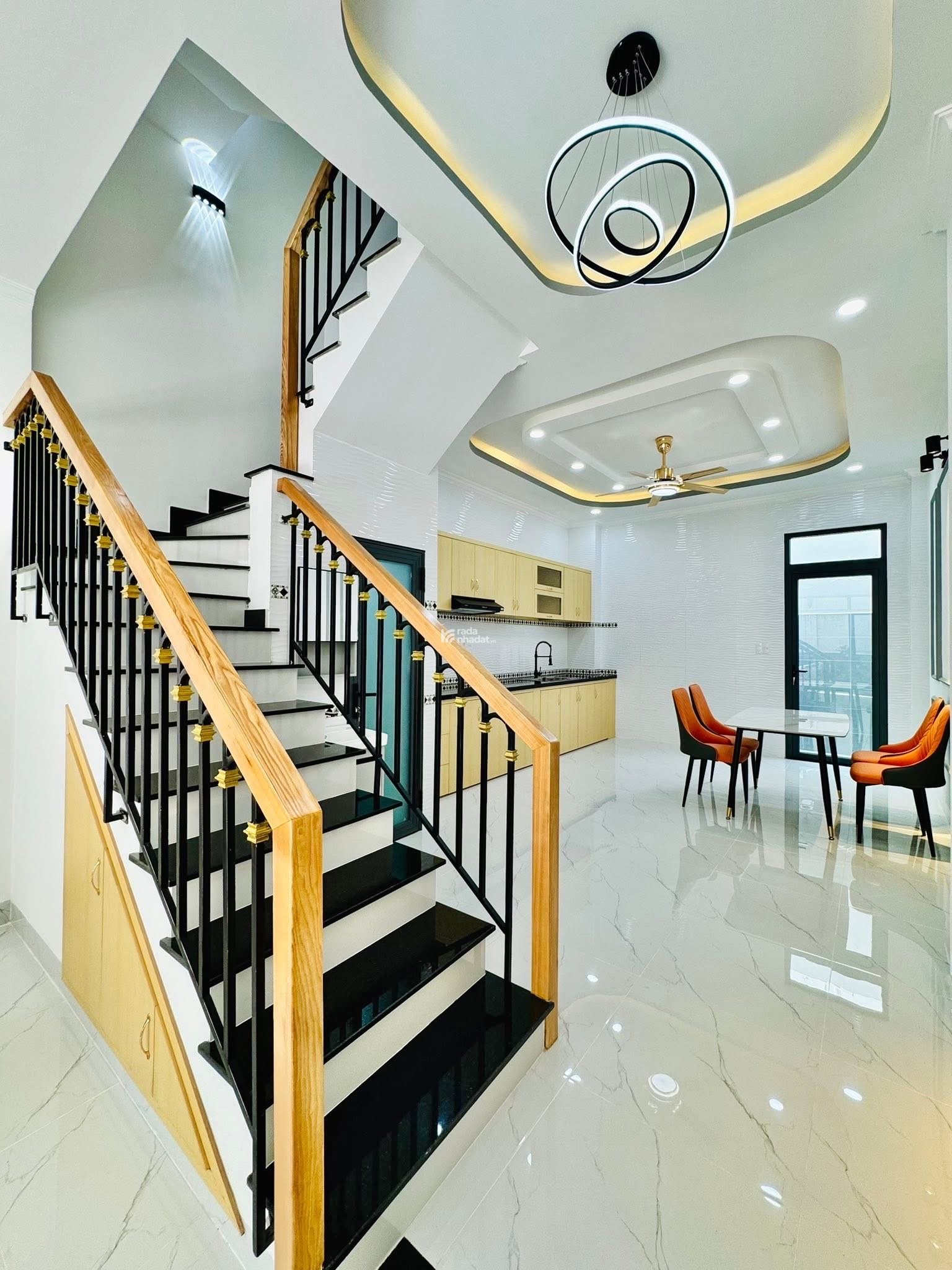 Bán gấp căn nhà siêu vip Phan Văn Trị, Bình Thạnh 58,2m2, Giá 4 Tỷ 630Tr sổ hồng riêng, hẻm ô tô