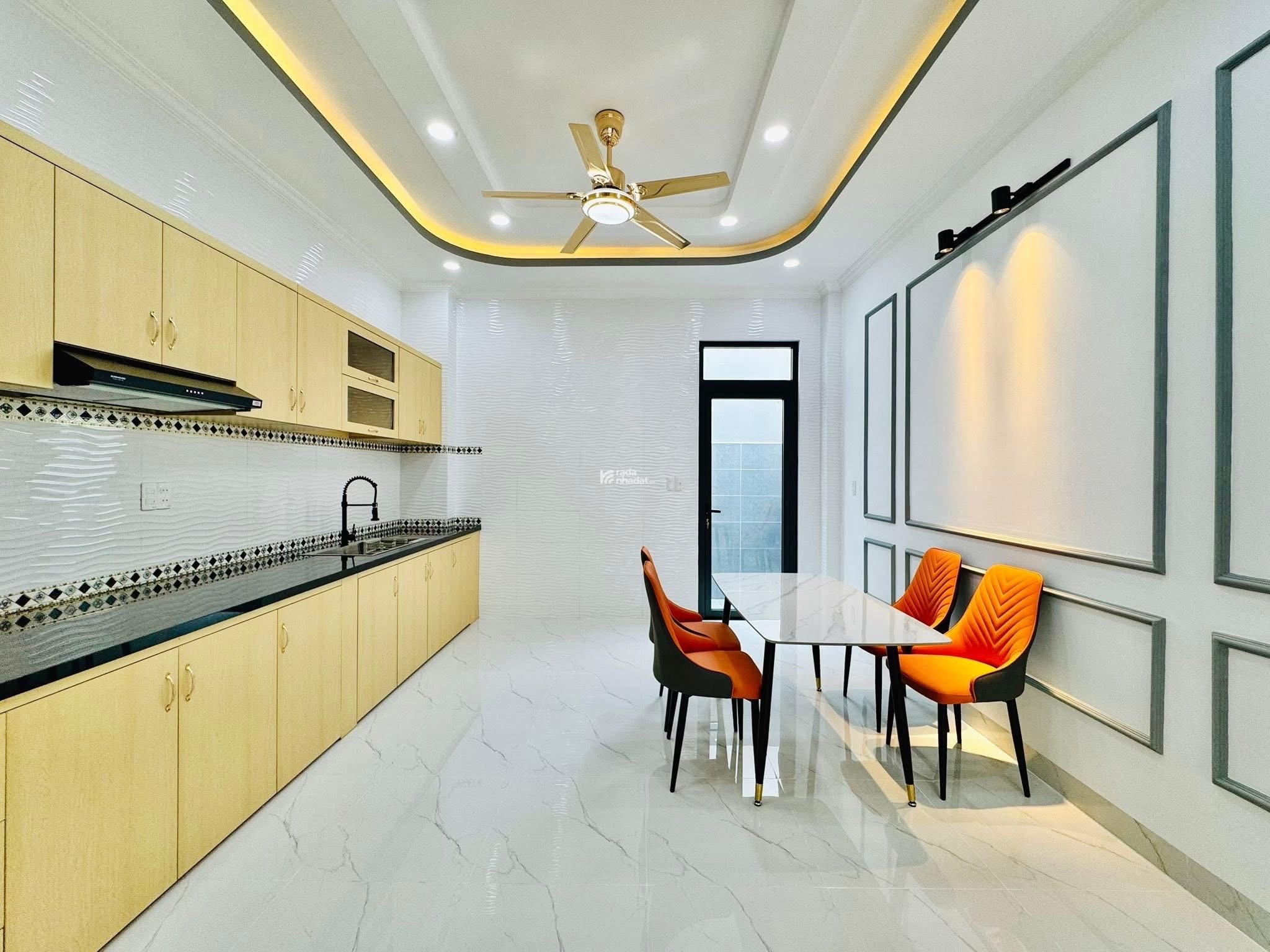 Bán gấp căn nhà siêu vip Phan Văn Trị, Bình Thạnh 58,2m2, Giá 4 Tỷ 630Tr sổ hồng riêng, hẻm ô tô