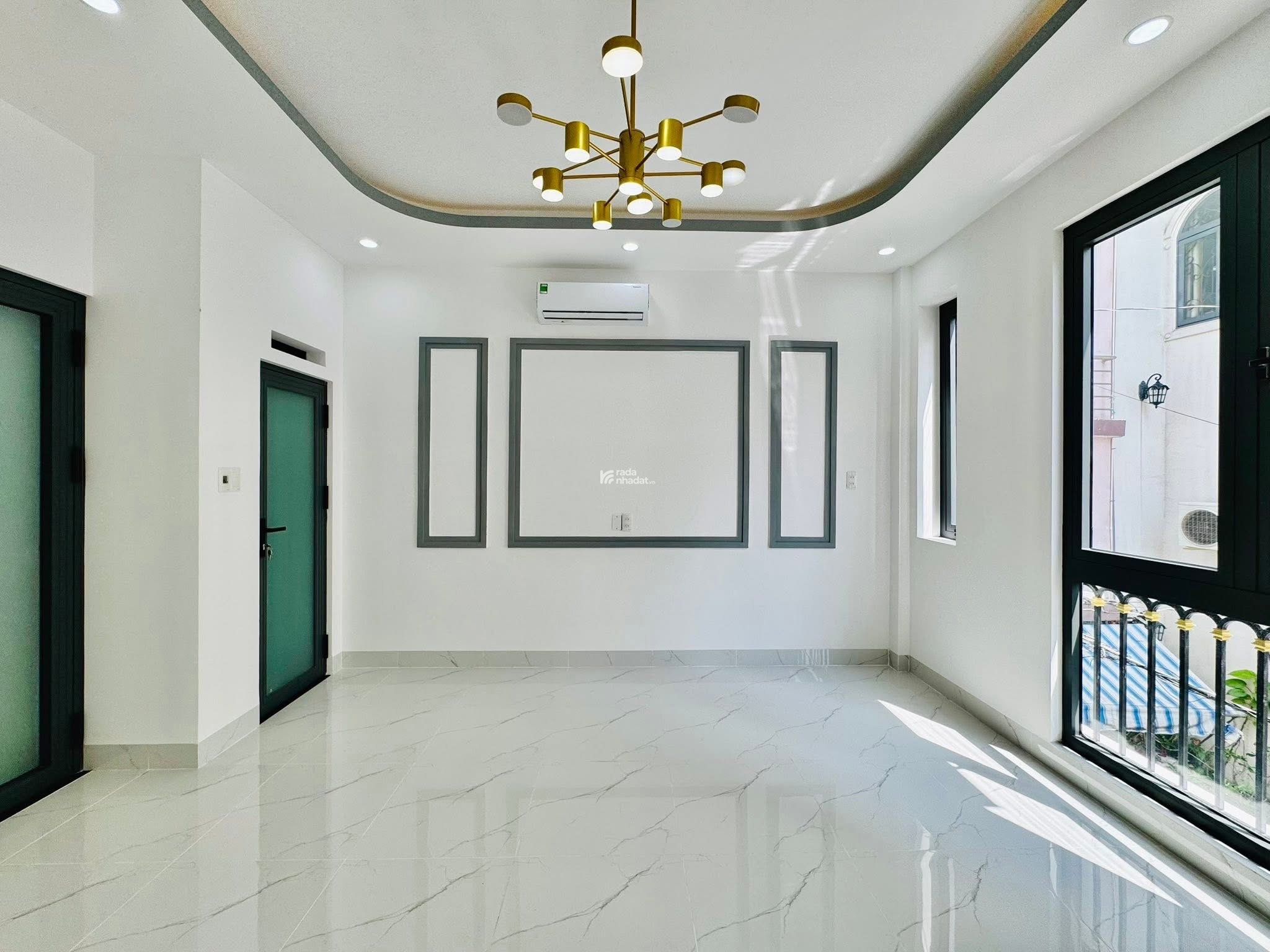 Bán gấp căn nhà siêu vip Phan Văn Trị, Bình Thạnh 58,2m2, Giá 4 Tỷ 630Tr sổ hồng riêng, hẻm ô tô