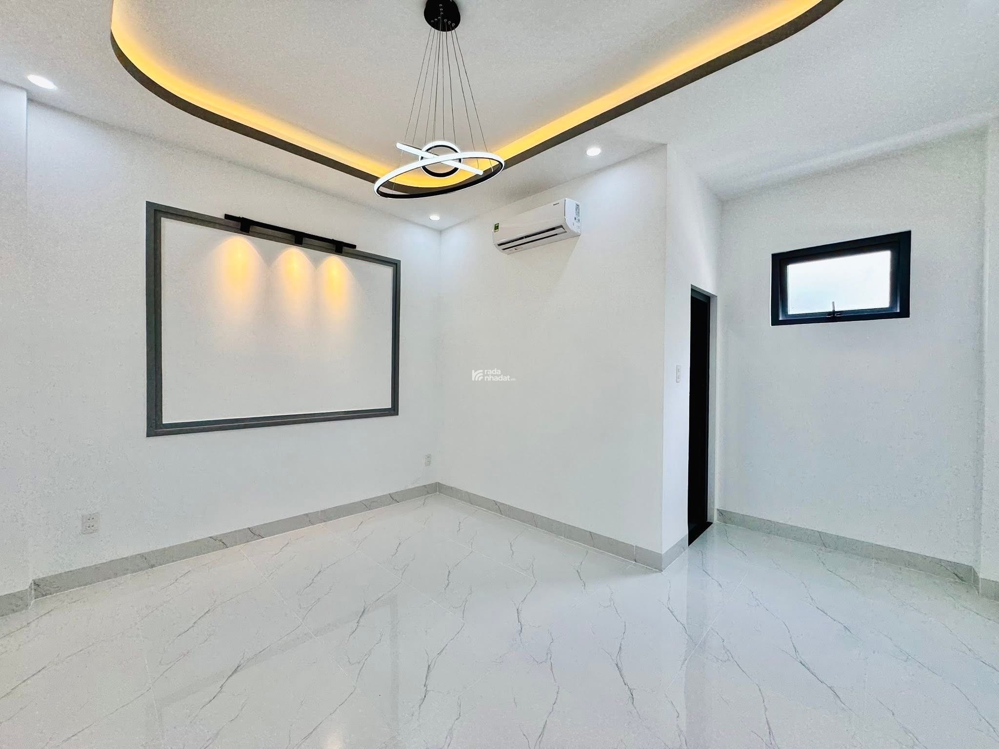 Bán gấp căn nhà siêu vip Phan Văn Trị, Bình Thạnh 58,2m2, Giá 4 Tỷ 630Tr sổ hồng riêng, hẻm ô tô