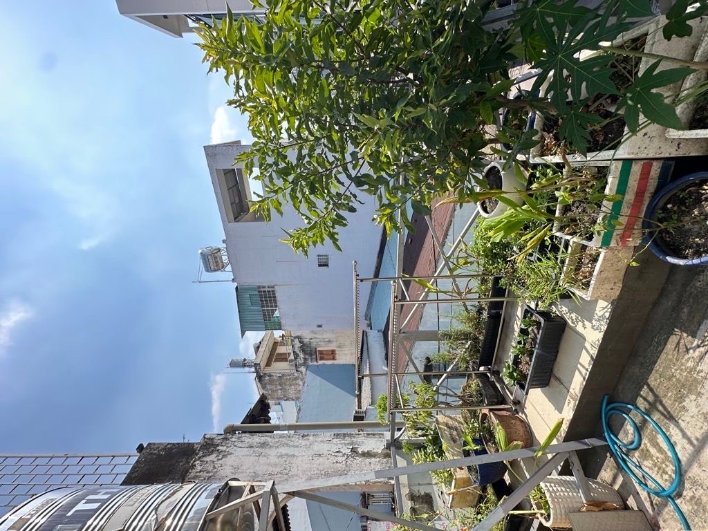 Trung tâm Tân Phú 63M2 thương lượngnhà 3 tầng - đường rộng 6m thôngđầu tư, làm vp