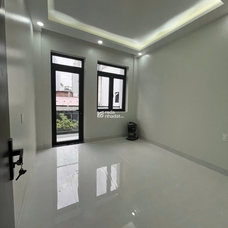 HXT như mặt tiền Lạc Long Quân Q11, 5 Tầng 4PN, nhà mới hoàn công đủ, SHR, DT 39m2 