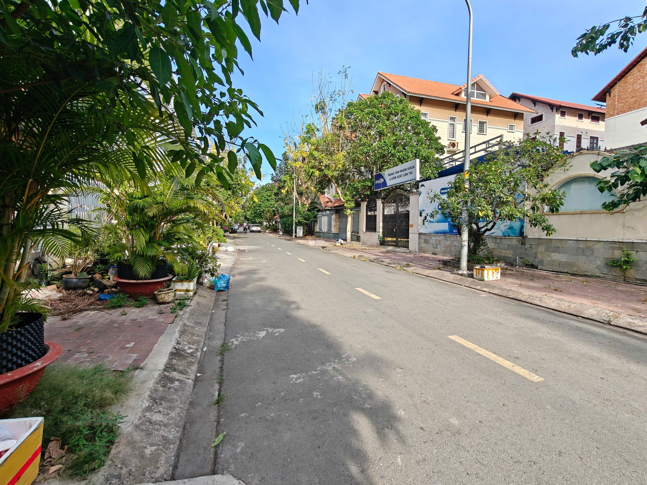 BÁN NHÀ PHỐ KHU HIM LAM 6A NGAY TRUNG TÂM QUẬN 7