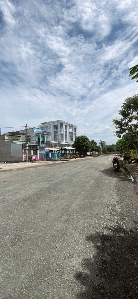 Bán đất Long Thới Nhà Bè, mặt tiền kinh doanh,7, 5x20m chỉ 6 tỷ 