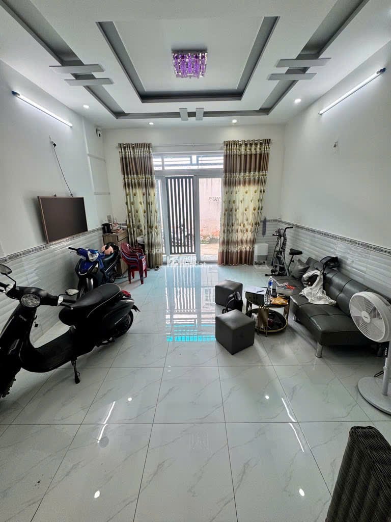 Nhà Phố  4PNgủ, 5WC  Ngay Cổng chính máy bia Heiniken Lê Văn Khương P Hiệp Thành Q 12