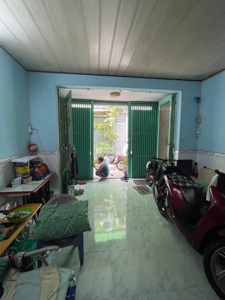 NGAY LÊ VĂN QUỚI - HXH THÔNG RA MIẾU GÒ XOÀI
