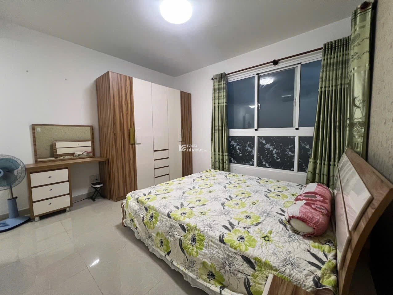căn hộ 100m2 3pn2wc , có ban công riêng siêu đẹp , dàn phơi riêng , có hồ bơi , khu tiện ích