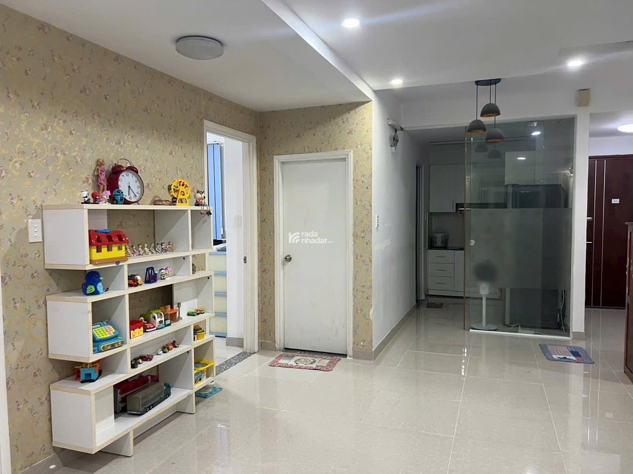 căn hộ 100m2 3pn2wc , có ban công riêng siêu đẹp , dàn phơi riêng , có hồ bơi , khu tiện ích