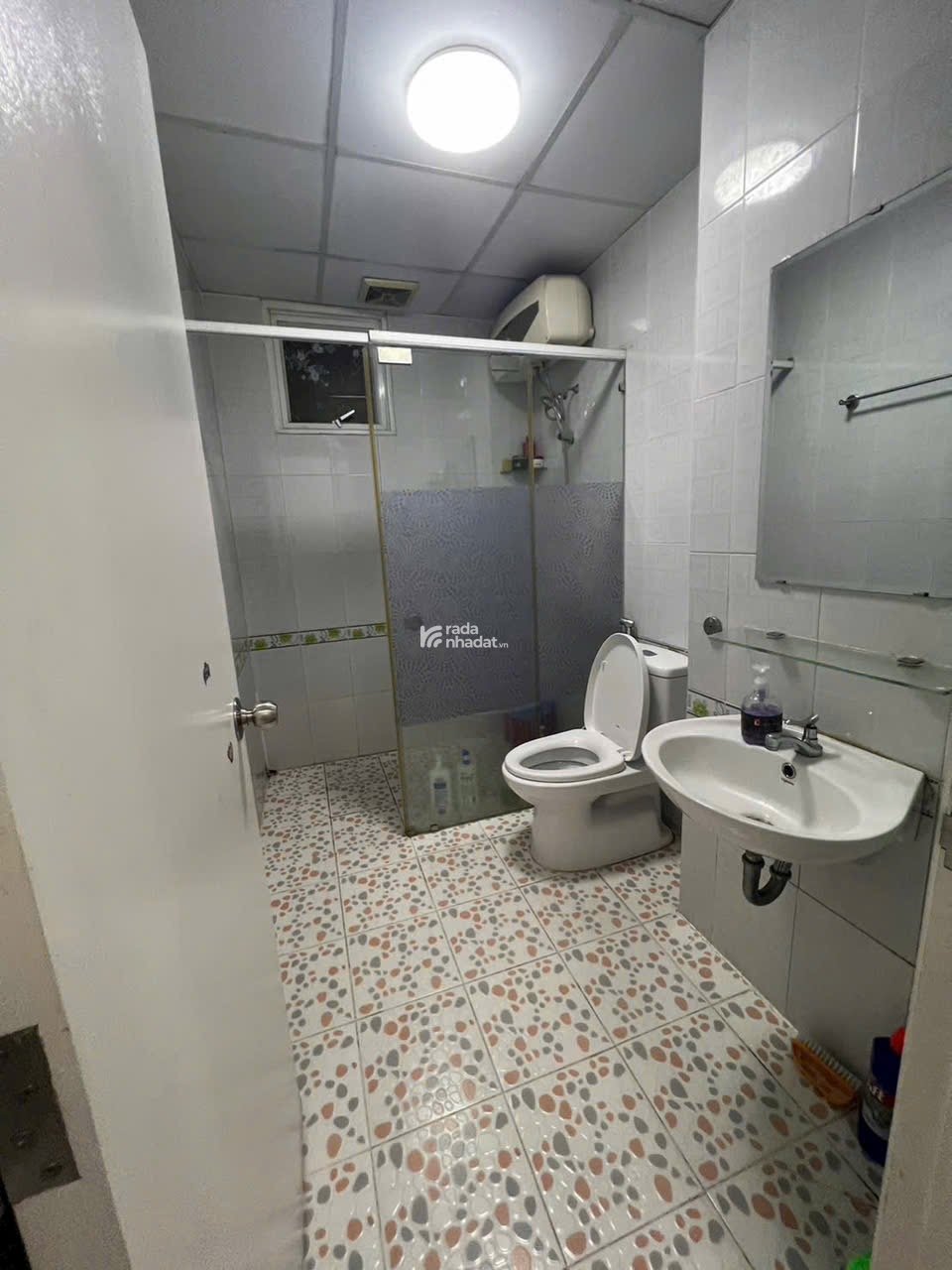 căn hộ 100m2 3pn2wc , có ban công riêng siêu đẹp , dàn phơi riêng , có hồ bơi , khu tiện ích