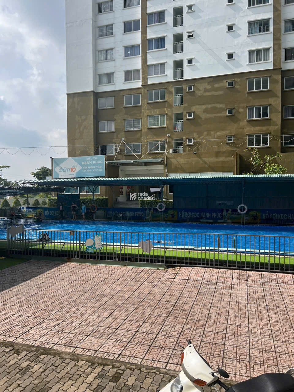 căn hộ 100m2 3pn2wc , có ban công riêng siêu đẹp , dàn phơi riêng , có hồ bơi , khu tiện ích