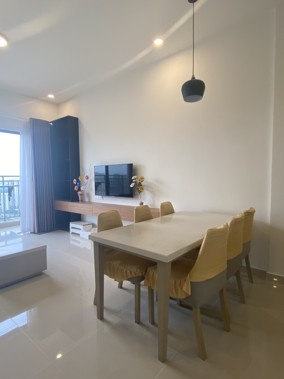 Bán căn 3PN 9 tỷ tại The Sun Avenue, 96m2, NTCB, đã có sổ hồng, vào ở ngay
