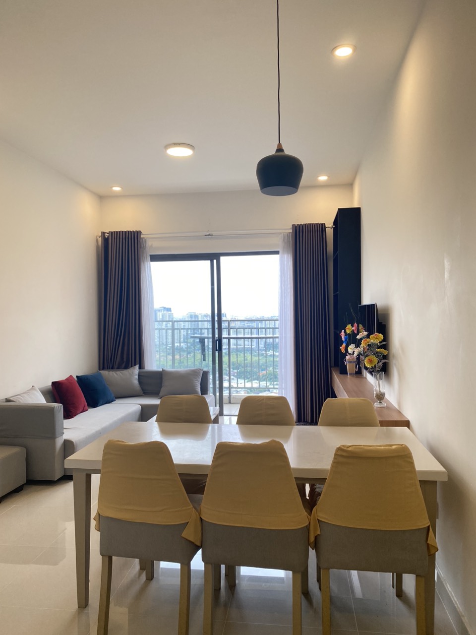 Bán căn 3PN 9 tỷ tại The Sun Avenue, 96m2, NTCB, đã có sổ hồng, vào ở ngay