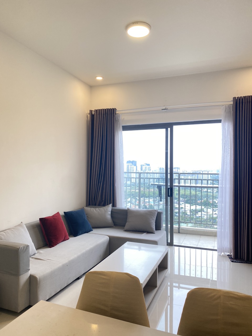 Bán căn 3PN 9 tỷ tại The Sun Avenue, 96m2, NTCB, đã có sổ hồng, vào ở ngay