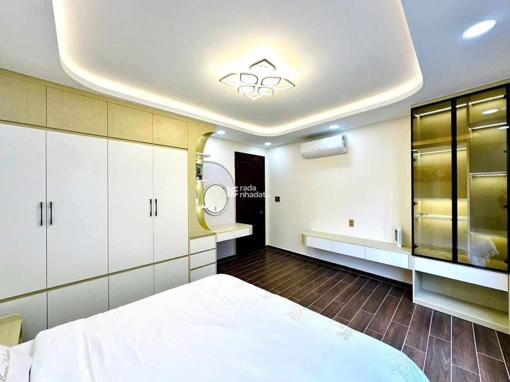 NGAY SÂN BAY TSN - DTSD 164M2 - 3 BƯỚC RA MẶT TIỀN  LÊ VĂN SỸ - VÒNG XOAY LĂNG CHA CẢ