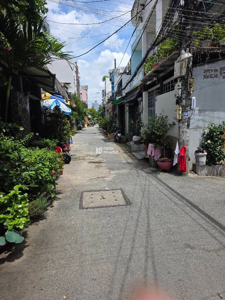 BÁN NHÀ LÊ VĂN QUỚI BÌNH TÂN 80M2 4 TẦNG 8PN 8.X TỶ CÓ THANG MÁY SÁT MẶT TIỀN