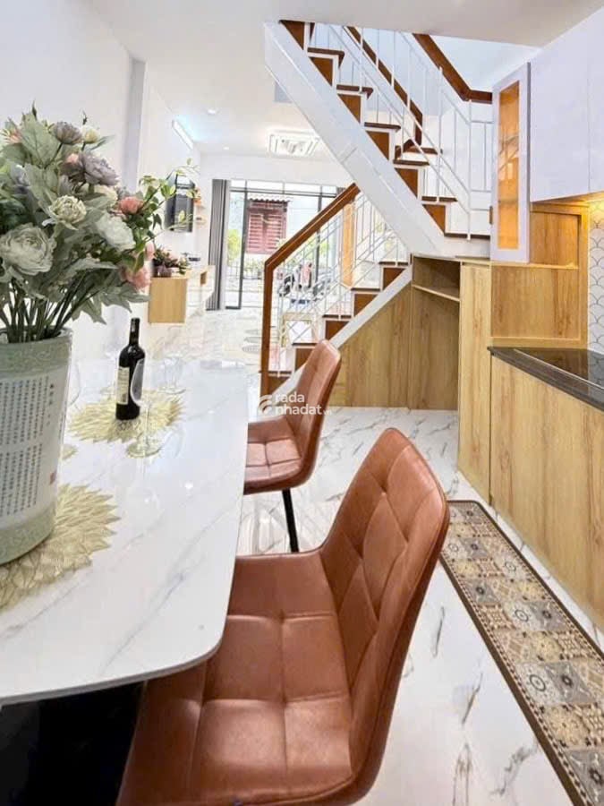 Nhà đẹp hút hồn Cống Lở - QUẬN TÂN BÌNH -4.55 tỷ - 3.2 x 11 m Vuông vức