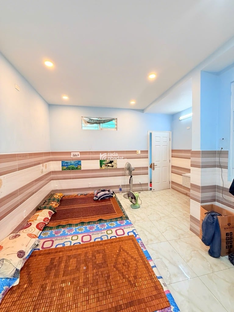 BÁN NHÀ TỈNH LỘ 10 88M2 4 TẦNG 8.X TỶ HẺM XE HƠI THÔNG KẾ AEON MALL TÊN LỬA  