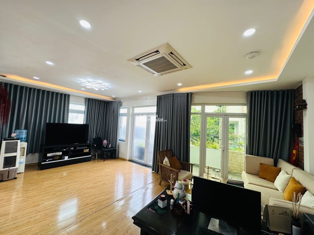 Bán nhà mặt tiền Huỳnh Văn Bánh, 9m3x13x3tầng , Lê Văn Sỹ - Nguyễn Văn Trỗi...
