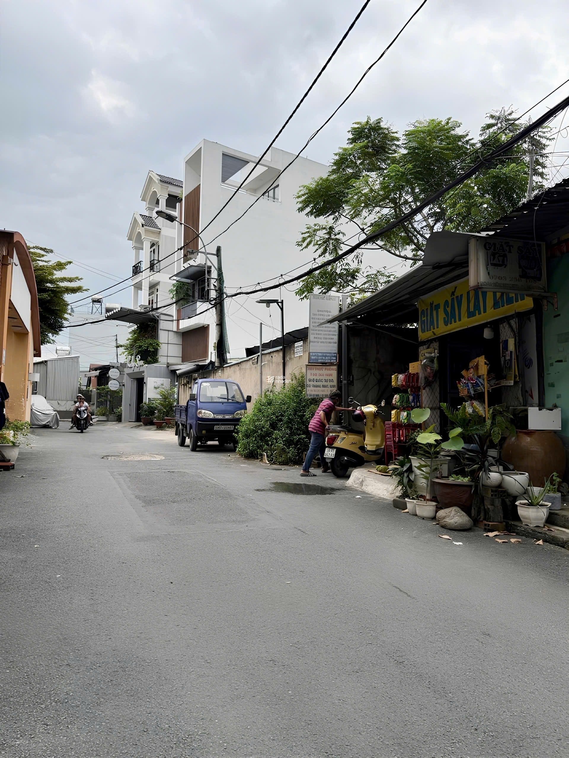 Đường Xe Hơi 8m Thông - Đúc 2 Tầng - Cạnh Lê Trọng Tấn, Chỉ 5,x ty