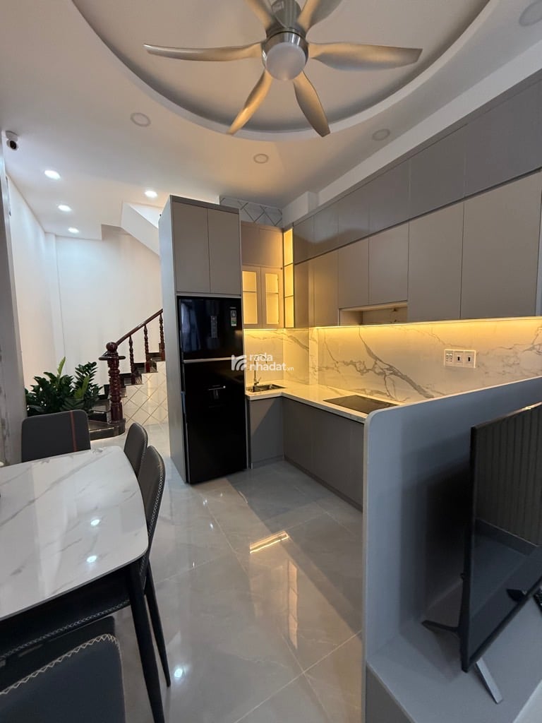 gò vấp nhỉnh 4t, 4 tầng, gần cv làng hoa