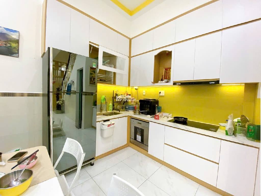 VỊ TRÍ CỰC ĐẸP - VÀI CĂN RA MẶT TIỀN ĐỘC LẬP TÂN PHÚ - 4 TẦNG - NHÀ MỚI Ở NGAY - HOÀN CÔNG