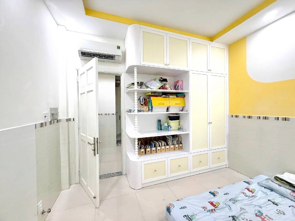 VỊ TRÍ CỰC ĐẸP - VÀI CĂN RA MẶT TIỀN ĐỘC LẬP TÂN PHÚ - 4 TẦNG - NHÀ MỚI Ở NGAY - HOÀN CÔNG