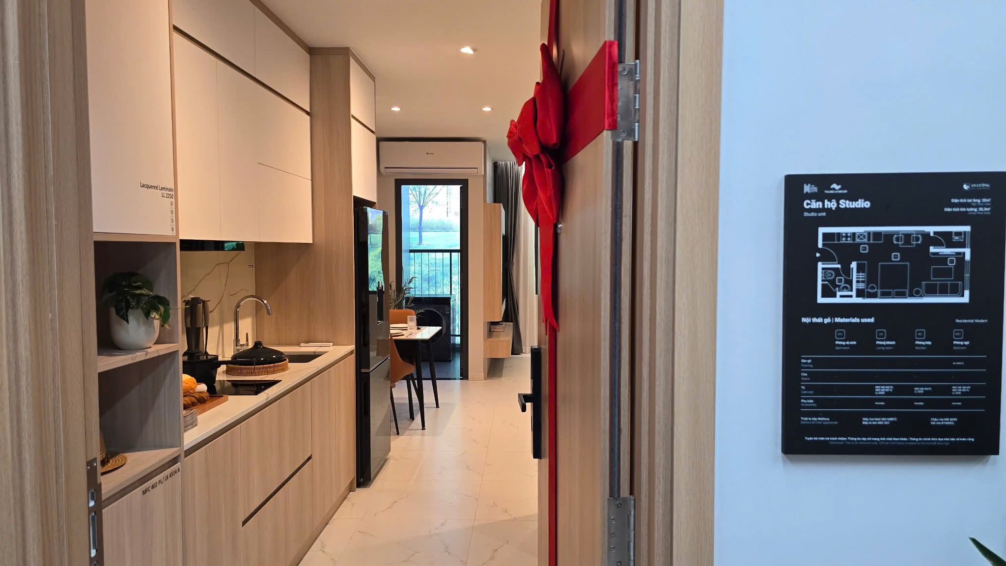 CĂN 1PN TẦNG CAO - VIEW HỒ BƠI MAXIMUS 700m2 GIÁ 1,4...TY