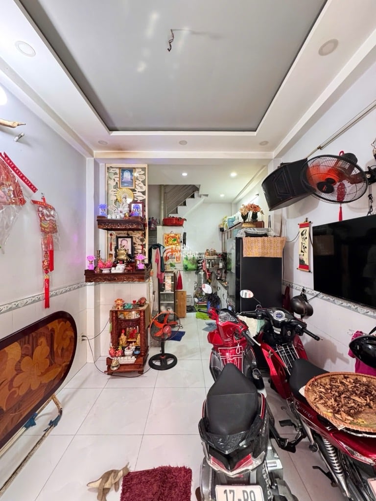 HẺM XE HƠI LÊ TRỌNG TẤN, TÂN PHÚ, CHUẨN 4 TẦNG BTCT HIẾM CÓ. GIẢM 550TR CHỈ 3.55T TL TỐT