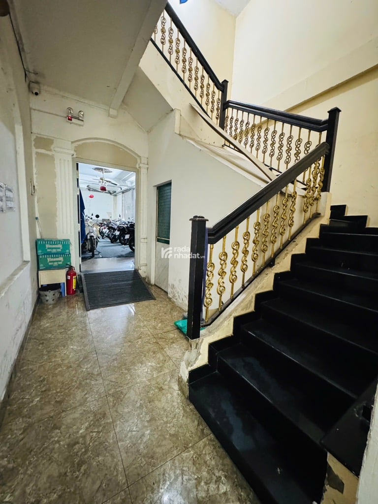 SÁT SÂN BAY, MTKD HOÀNG VĂN THỤ, PHÚ NHUẬN, 120M2 CÓ KC Ở NGAY. GIẢM 350TR CHỈ CÒN 27.9T TL 