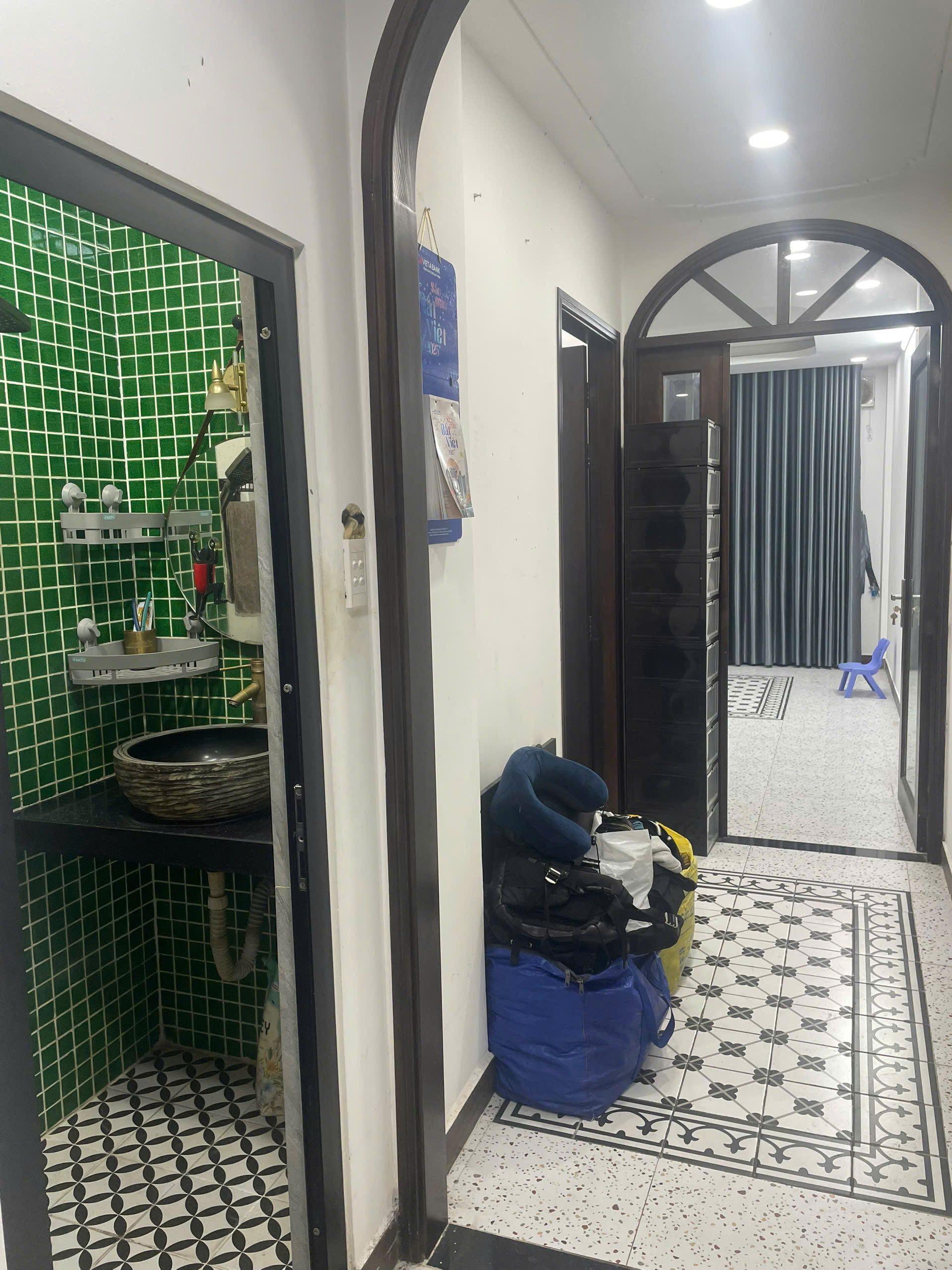 Chung cư Bàu Cát 1 - Lầu 2 thang bộ, 2PN giá 2.53 tỷ